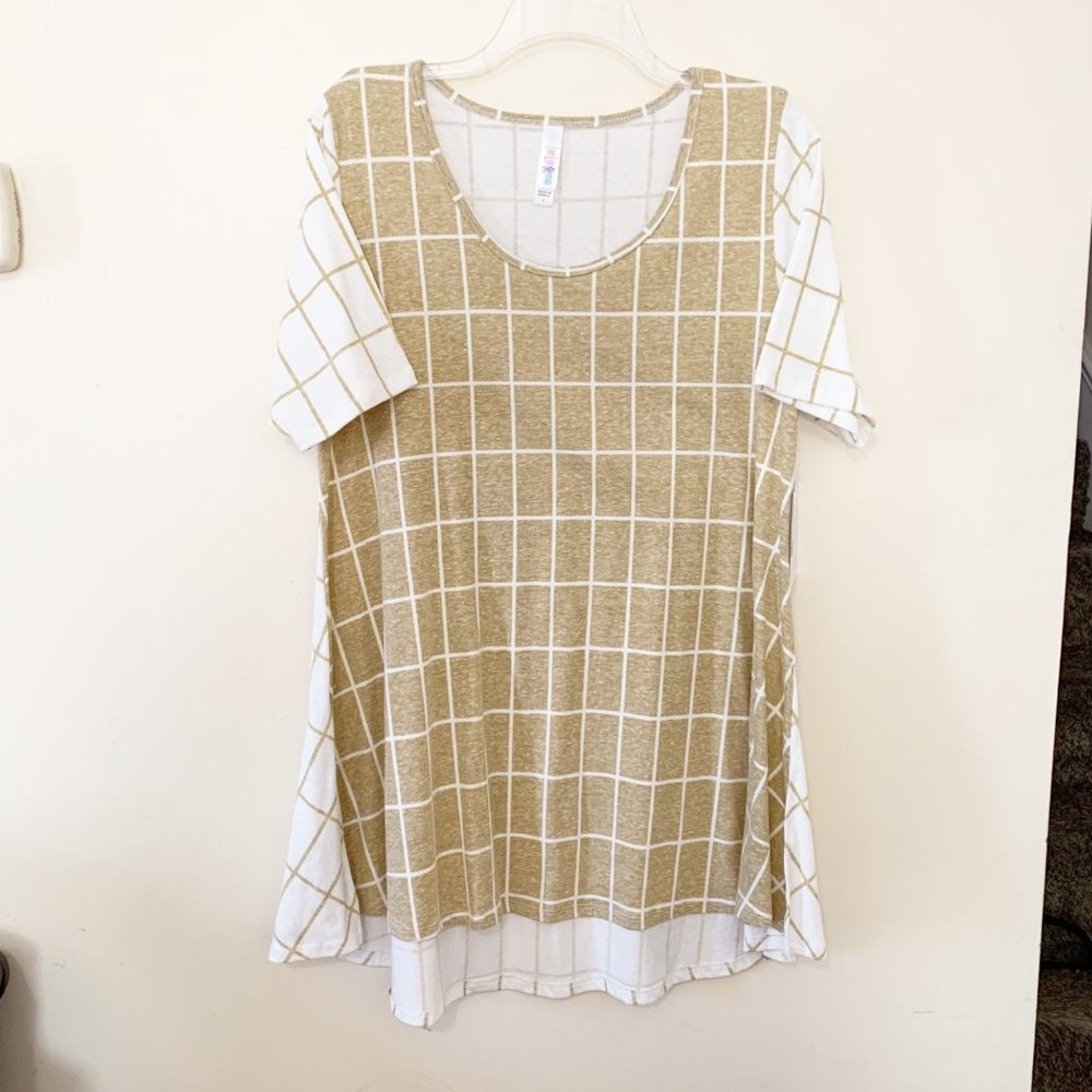 SOLD❗️LuLaRoe Perfect T Shirt Heather Tan Check Large